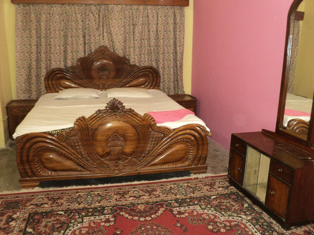 Royal Paying Guest Hotel Calcutta Eksteriør billede