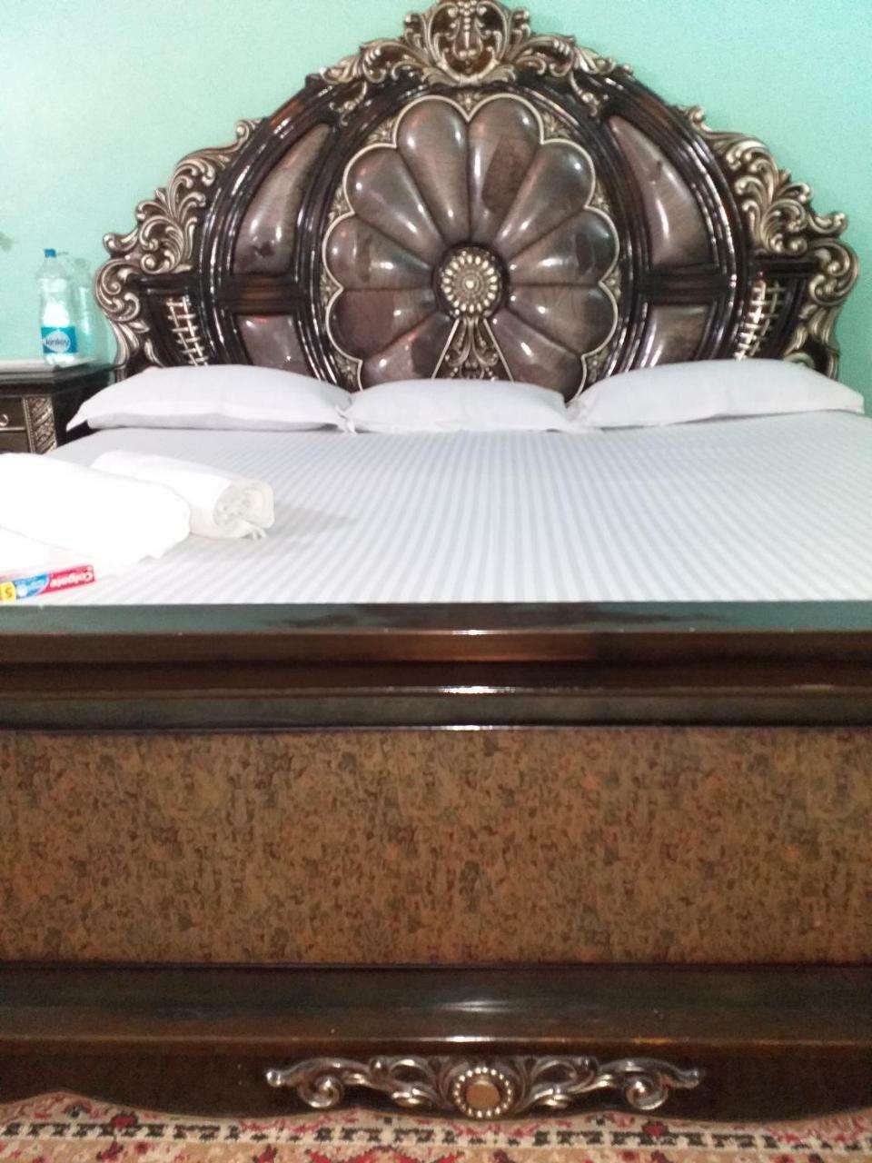 Royal Paying Guest Hotel Calcutta Eksteriør billede