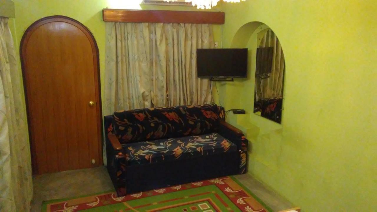 Royal Paying Guest Hotel Calcutta Eksteriør billede